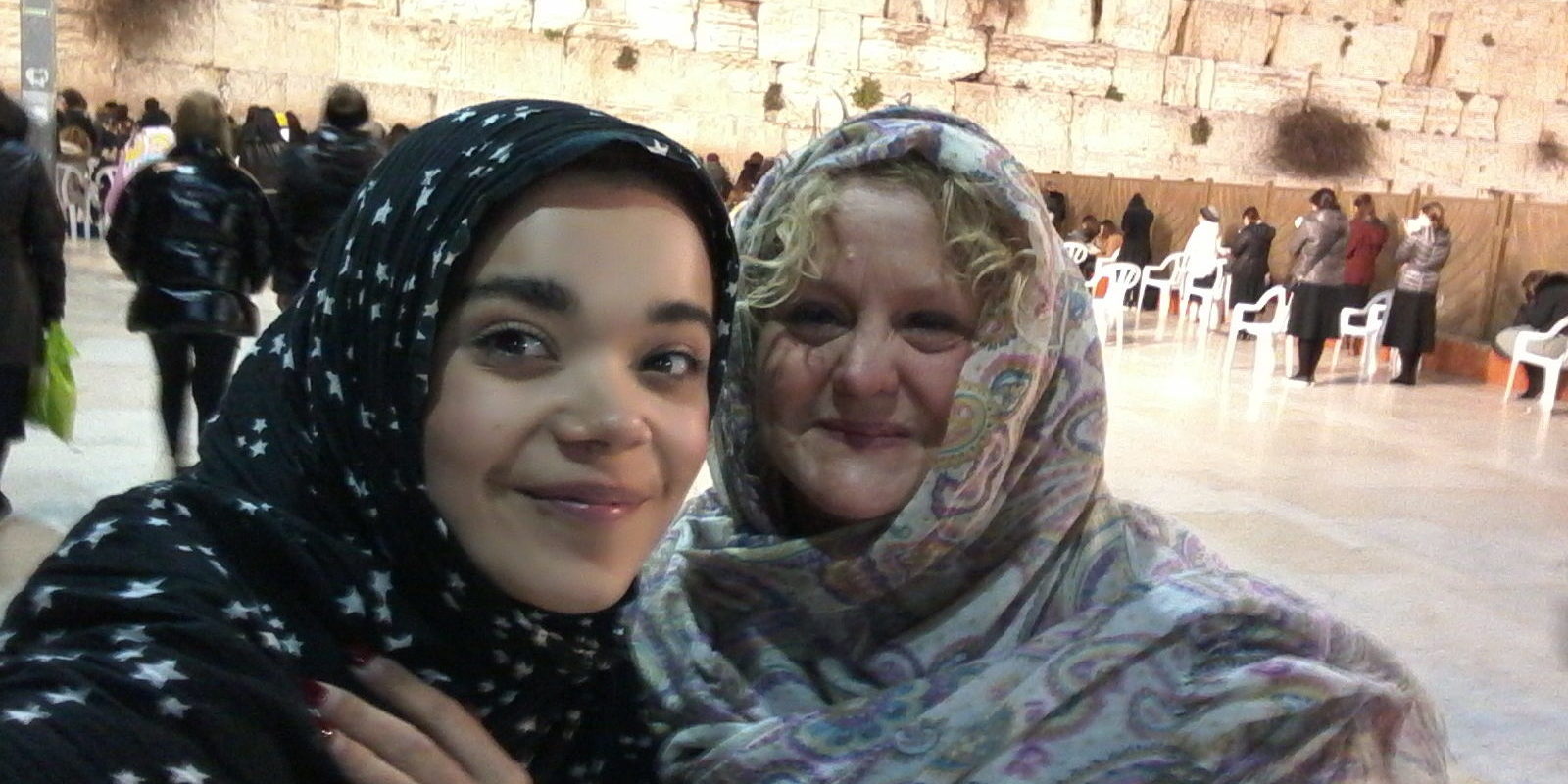 de vrouwenkant van de Klaagmuur bezoeken